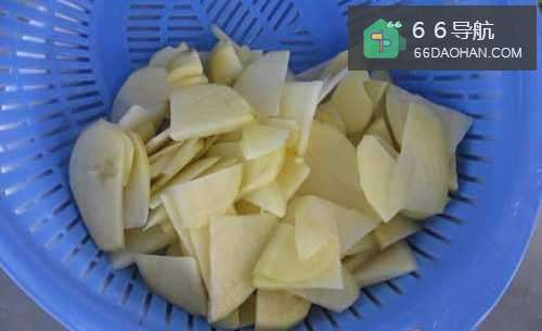 【胡萝卜炒土豆】简单做法