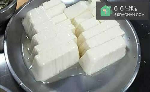 如何办葱烧豆腐