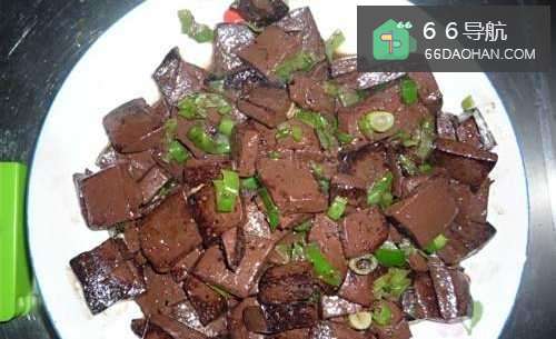 家常菜----葱花炒猪血