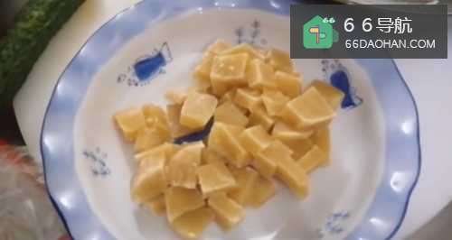 酸菜炖冻豆腐，这样炖太香啦，一顿吃三碗大米饭