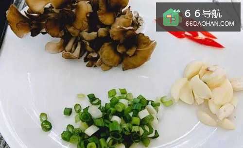 怎么样处理出家常菜系列之舞茸焖豆腐