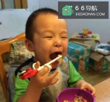 孩子不会用筷子怎么样做