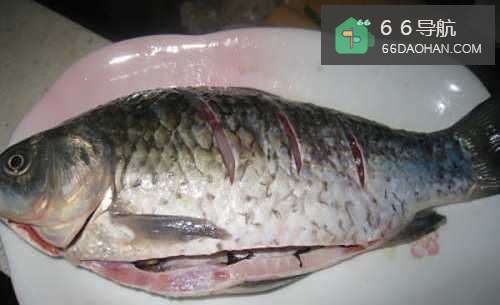 【香菇蒸鲫鱼】简单做法