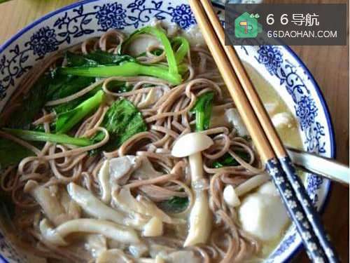 怎样做一道美味的菌菇鱼丸面?