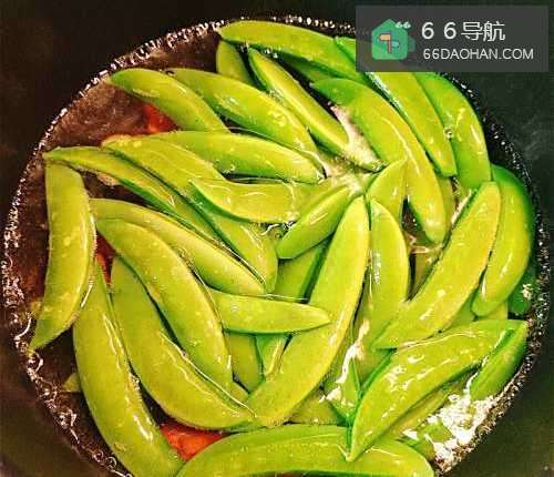 怎样做出家常菜系列之甜豆木耳炒鸡柳