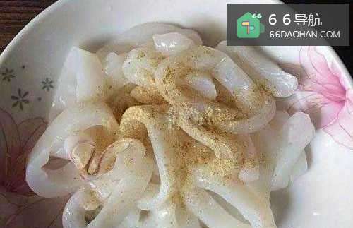 黄灿灿,外酥里嫩吃不够的炸鱿鱼圈