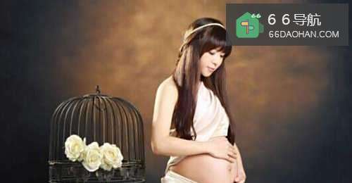 捅伤丈夫拿刀割自己肚子,因怀孕四月被丈夫掌掴