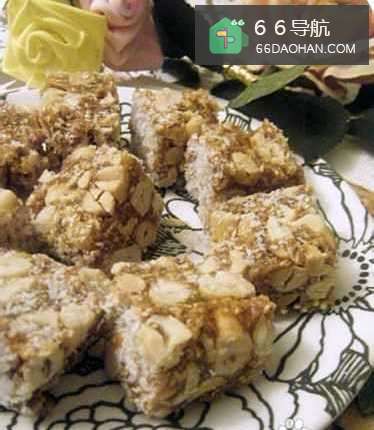 街头小吃——椰香芝麻花生糖