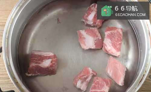 怎样做出家常菜系列之酸菜木耳排骨汤