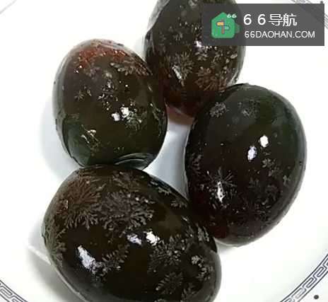 油炸皮蛋的做法