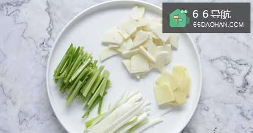 【辣炒排骨】简单做法