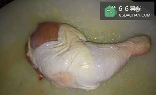 怎么做青椒白蘑菇炒鸡肉呢?