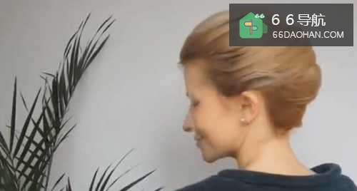 职场女性，简单大方气质女的盘头