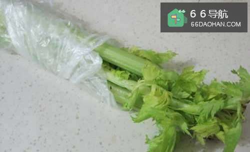 【西芹烧小黄鱼】简单做法