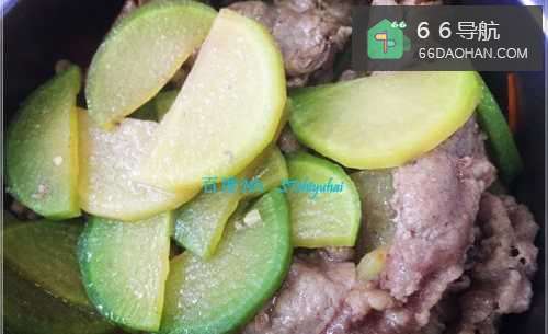 家常菜系绿萝卜炒牛肉卷