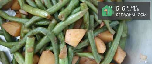 好吃的土豆炖豆角的简单做法