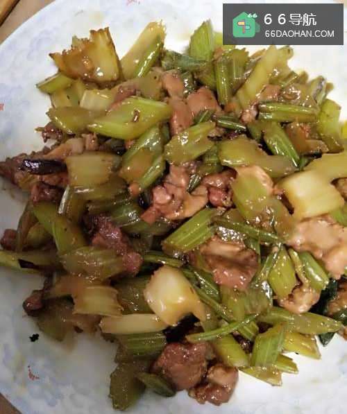 家常菜芹菜炒肉的做法