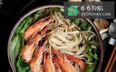 怎么制作一份美味的鲜虾清汤面 ?