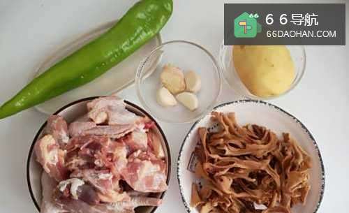 【栗蘑土豆炖鸡】