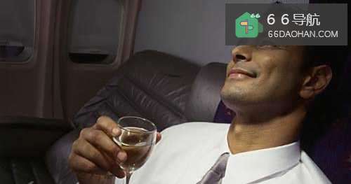 合作伙伴平时很好但是酒后总是耽误事情该怎么办