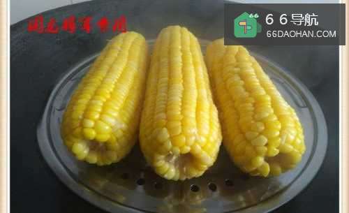 小小吃蒸玉米