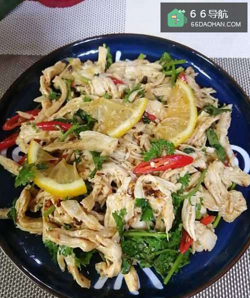 如何在家就能做一份柠檬手撕鸡肉呢?