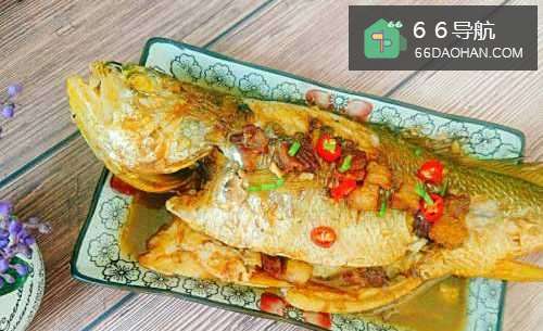 五花肉烧黄花鱼的做法