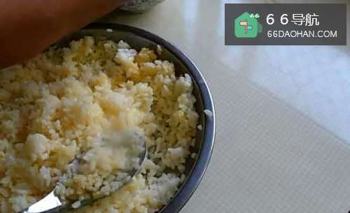 怎样做出家常菜系列之香肠蛋炒饭