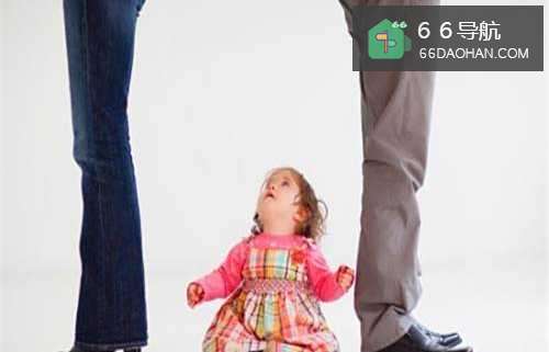 夫妻离婚怎样安抚孩子