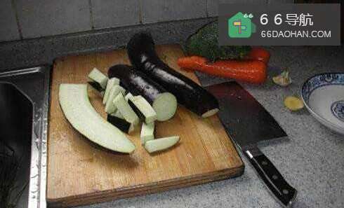 家常红烧茄子这么做,10分钟就可以吃饭