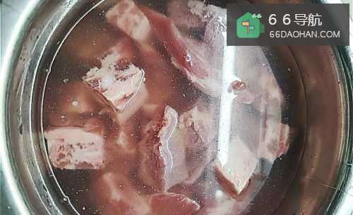 怎样做出家常菜系列之气炸锅酥炸蒜香虾酱排骨