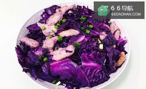 紫甘蓝炒肉片的做法——小白学做菜！