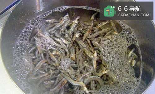 怎样做出家常菜系列之花生小鱼干