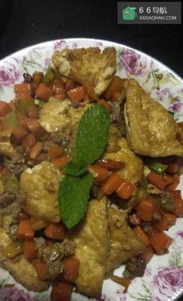 私房菜家常营养菜：胡萝卜丁肉煎豆腐