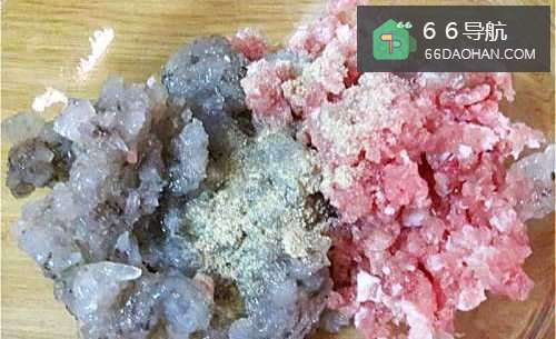 怎样做出家常菜系列之番茄虾滑萝卜汤