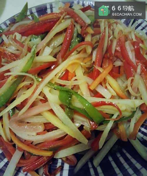 怎样炒酸辣味青椒土豆胡萝卜丝