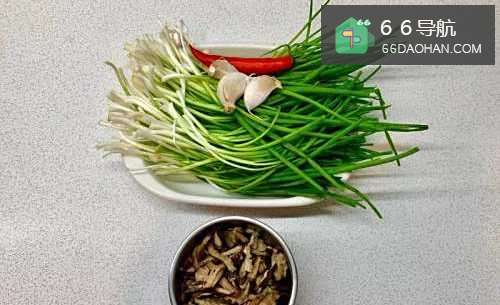 怎样做出家常菜系列之碗葱炒香菇