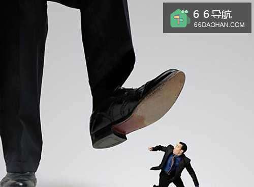 如何对付身边的小人