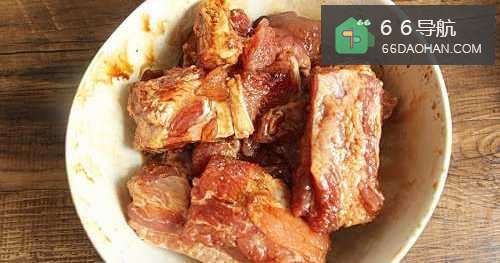 【杂蔬焖排骨】简单做法