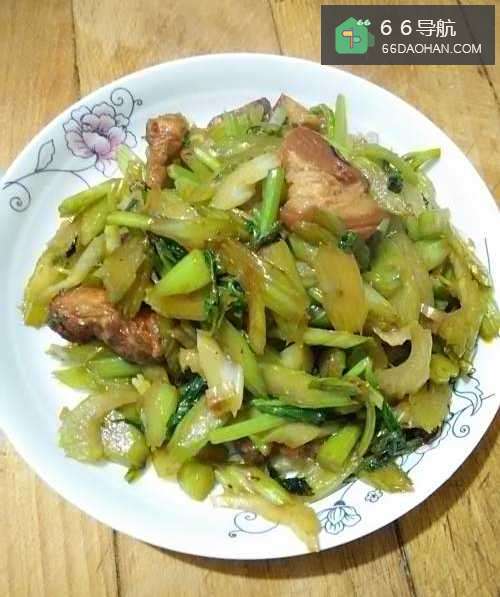 炖肉炒芹菜怎么做