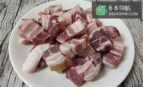怎样做出家常菜系列之五花肉烧萝卜