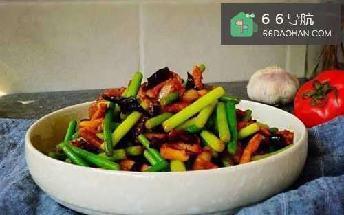 【网红蒜薹木耳炒肉】家常菜的做法