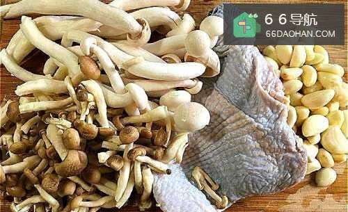 如何做蒜香菌菇鸡腿汤