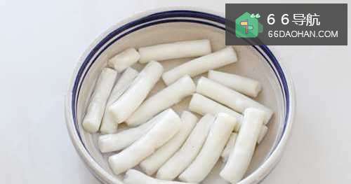 【排骨烧年糕】简单做法