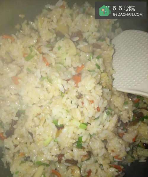 胡萝卜丁炒饭的做法