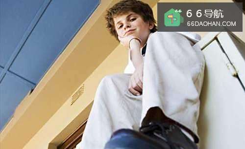 如何正确的引导青春期的子女。