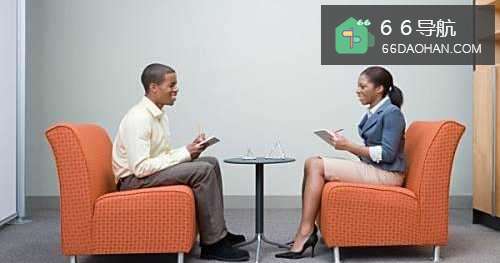 职场中发现爱上了自己同一组的男同事该怎么办