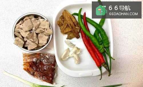 怎么做出家常菜系列之三色椒炒肥肠