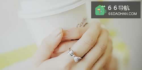 女孩子如何吸引暗恋对象的注意力?