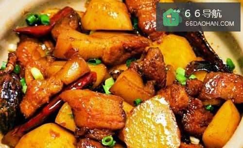 五花肉炖土豆做法